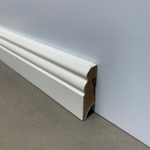 KGM Hvítur Lakk skrautlisti 18x58x2,44mm